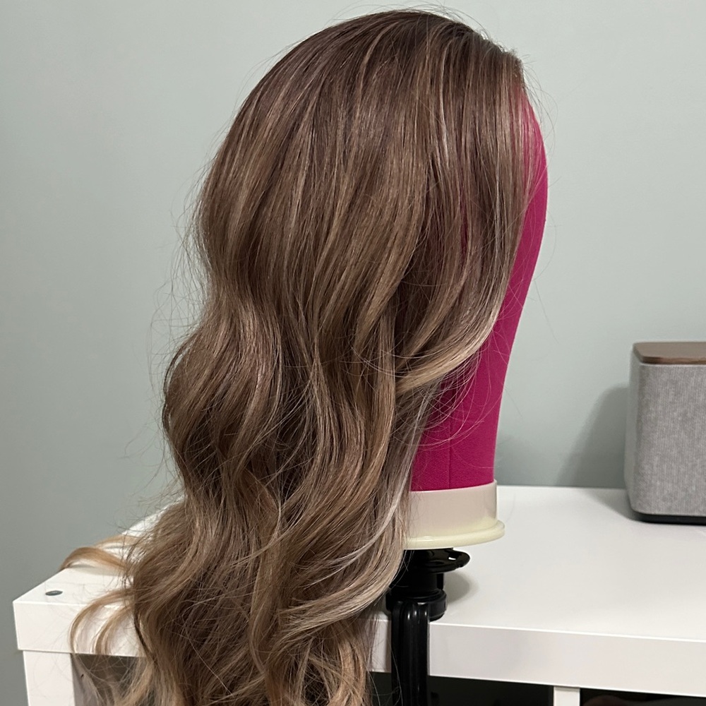 NEW synthetic bronde wig